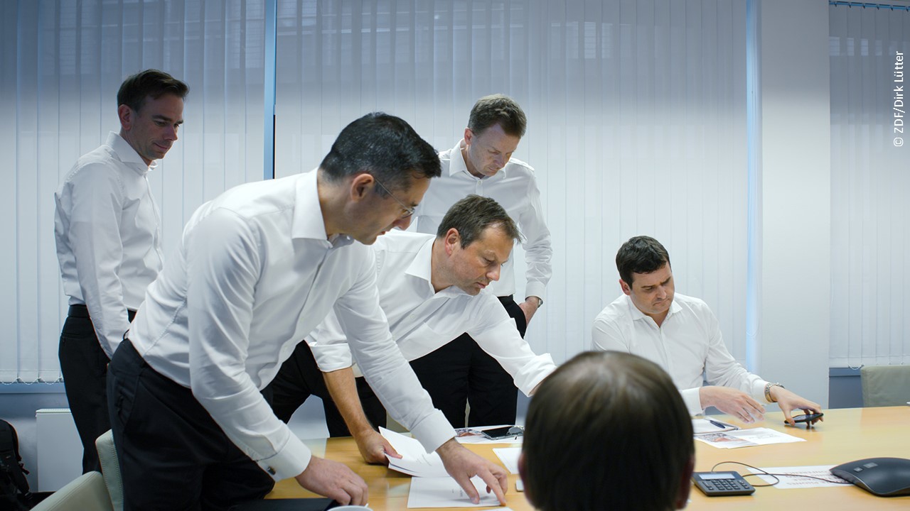 3sat Dokumentarfilmherbst Oeconomia Männer beraten c ZDF Dirk Lütter web