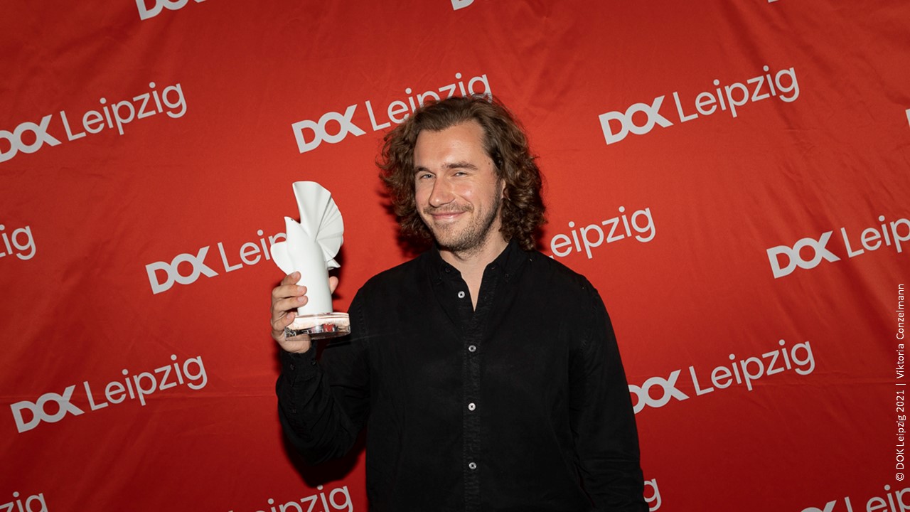 DOK Leipzig 2021 PreisverleihungTauben Karol Palka für Bucolic c Viktoria Conzelmann