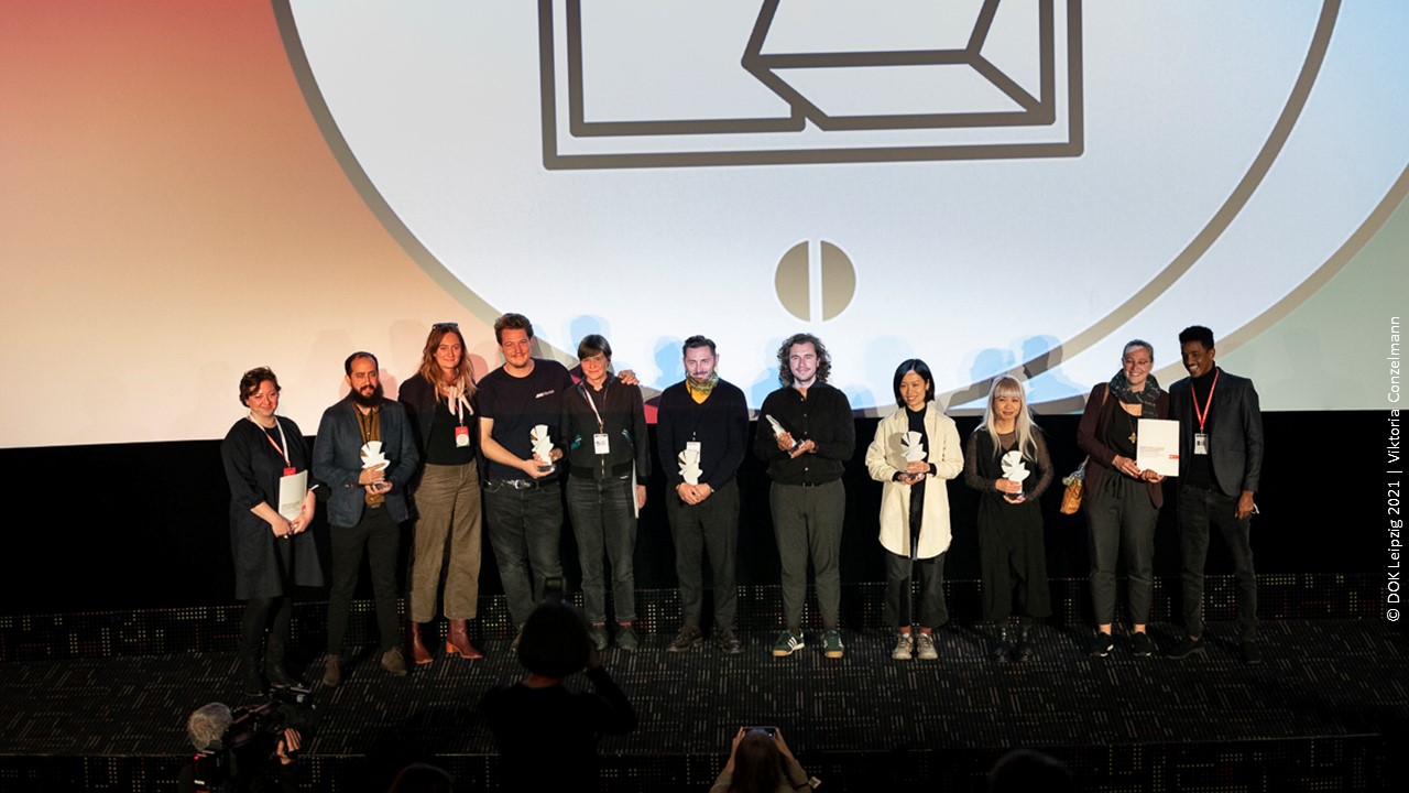 DOK Leipzig 2021 PreisverleihungTauben Preisträgerinnen c Viktoria Conzelmann