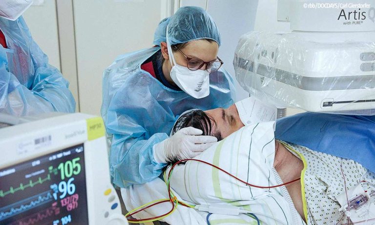 CoronaDOKnews 5 Charite intensiv 43 c rbb DOKDAYS Carl Gierstorfer web 768x461