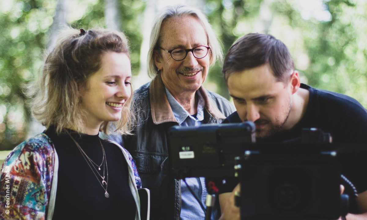 Regisseure Carl A. Fechner und Johanna Jaurich am Set von "Fridays - The Story Of A New World".