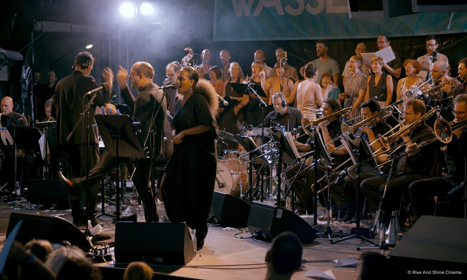 ASoN BrexitBigBand bearb RiseAndShineCinema