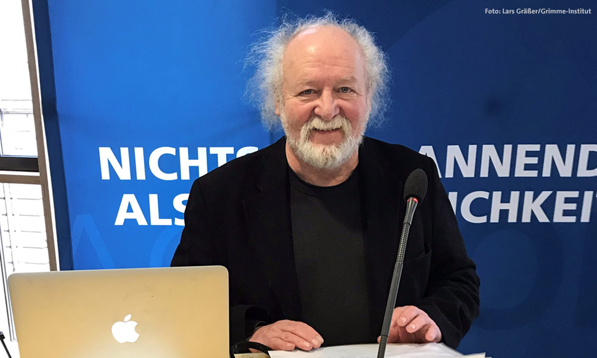 Fritz Wolf am Rednerpult (Foto: Lars Gräßer/Grimme-Institut)