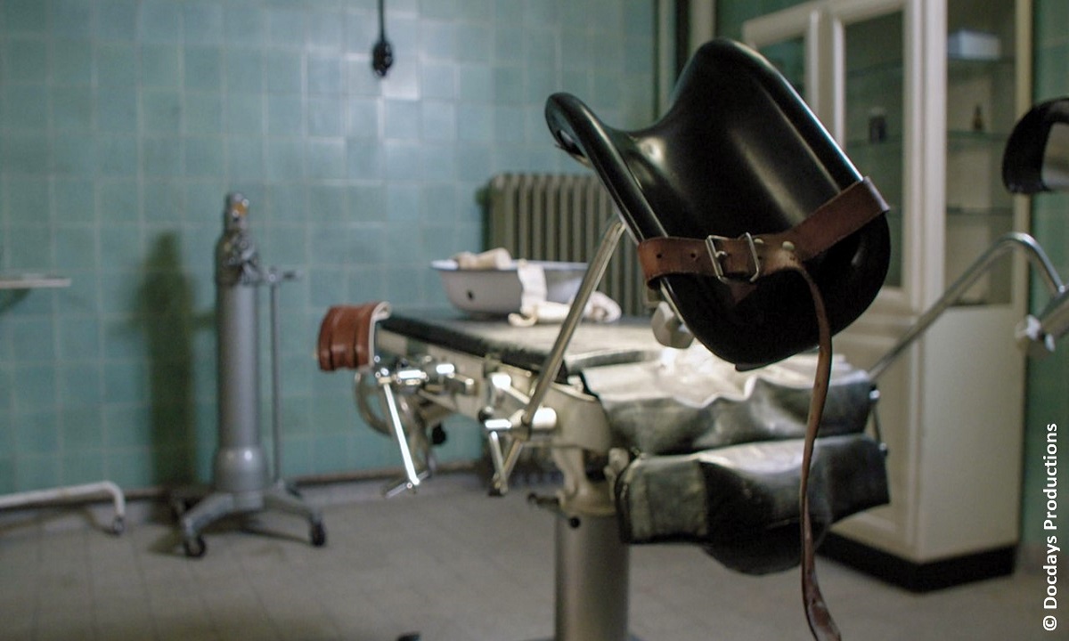 Filmstill aus "Sie nannten sie die 'Kinder der Schande'" (c) Docdays Productions