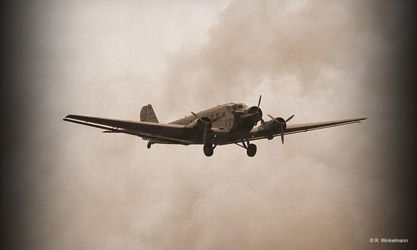 plane 3289158 1280 c R Winkelmann.pixabay web