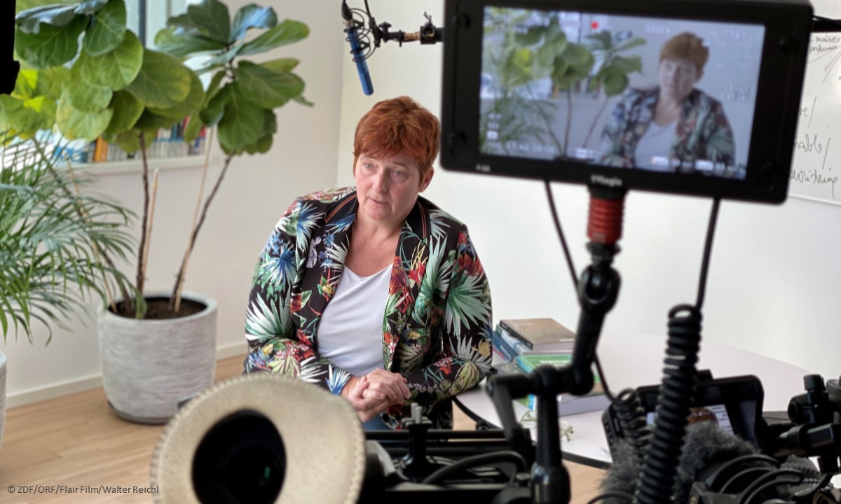 "Wir haben genug – Wirtschaft ohne Wachstum": Professorin Dr. Sigrid Stagl (WU Wien) bei den Drehaufnahmen.