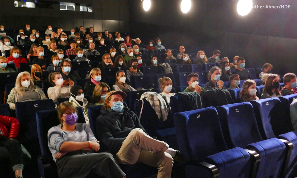 DOK_Premiere_DearFutureChildren_CaligariLudwigsburg_061021_P1280967b_by_Guenther_Ahner_web.jpg DOK_Premiere_DearFutureChildren_CaligariLudwigsburg_061021_P1280967b_by_Guenther_Ahner_web.jpg