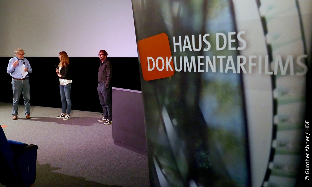 02_DOK_Premiere_10_Hhenflge_by_GntherAhner.jpg 02_DOK_Premiere_10_Hhenflge_by_GntherAhner.jpg