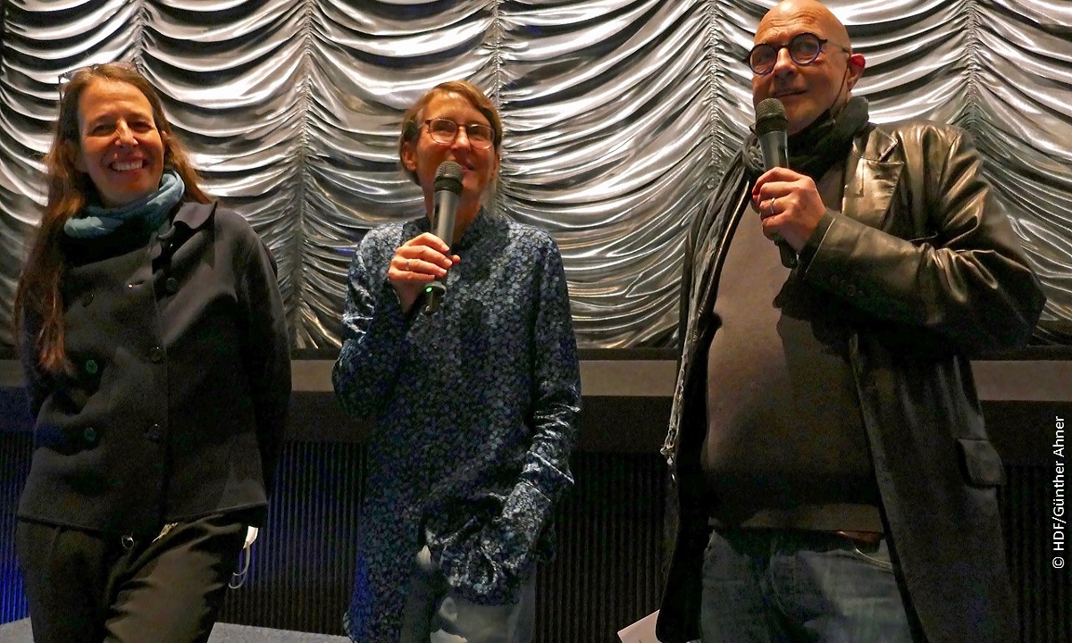 DOK Premiere Narren Stuttgart Filmgespräch Sigrun Köhler Wiltrud Baier und Goggo Gensch 2 c Günther Ahner HDF