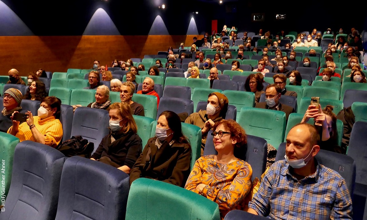 DOK Premiere Narren Stuttgart Publikum Vorführung II 2 c Günther Ahner HDF