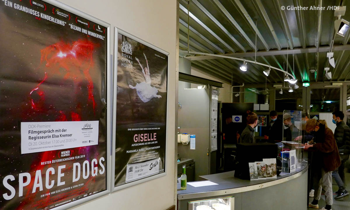 DOK_Premiere_SpaceDogs00_CaligariLB_20102020_byGuentherAhner_web.jpg DOK_Premiere_SpaceDogs00_CaligariLB_20102020_byGuentherAhner_web.jpg
