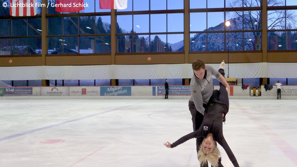 Eislaufpaar bei den Proben